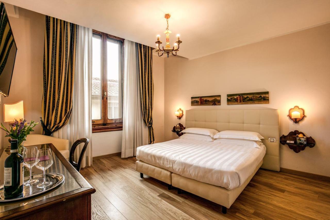 Eller båd Male CROCE DI MALTA FLORENCE 4* (Italy) - from US$ 162 | BOOKED